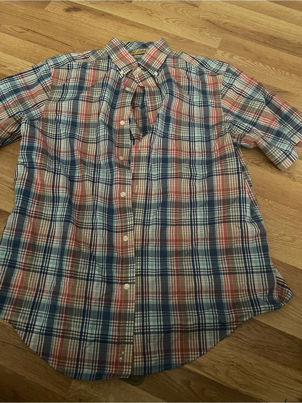 Roundtree & Yorke Red and Blue Plaid Short-Sleeve Button-Down Shirt